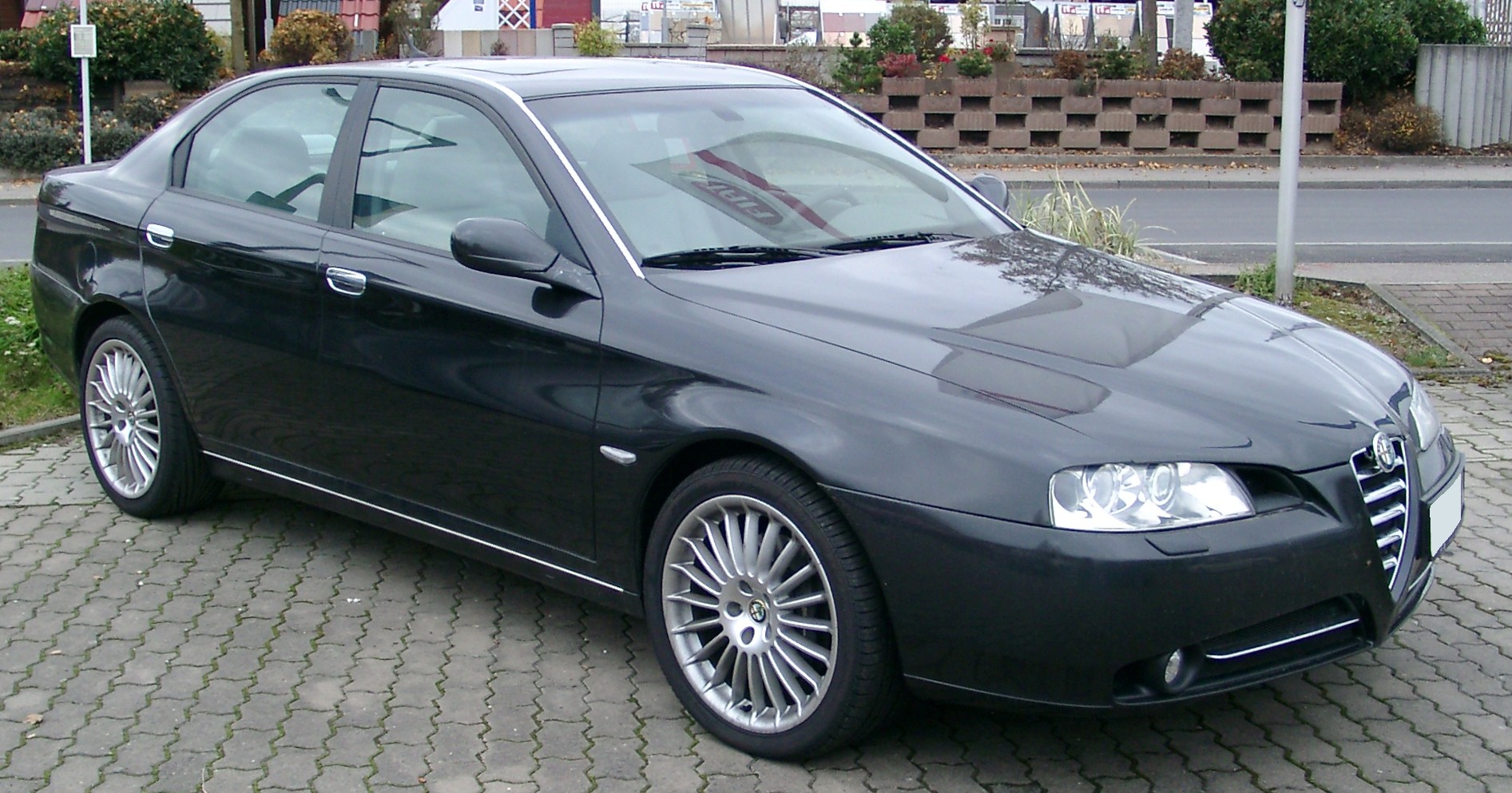 Alfa Romeo 166