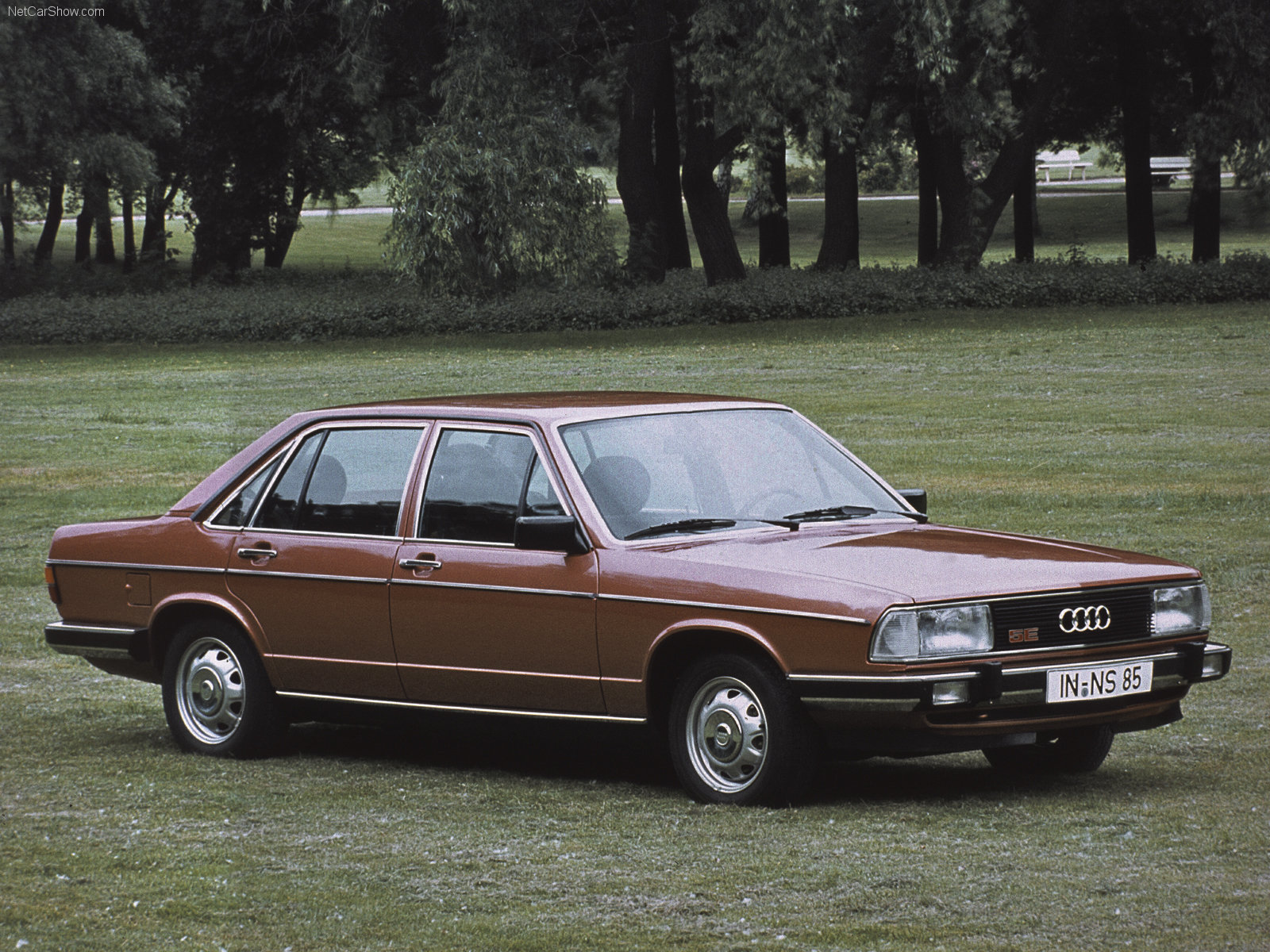 Audi 100: 11 фото