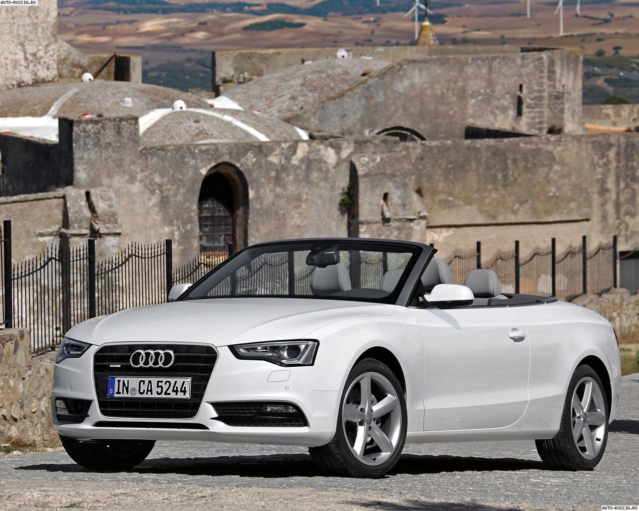 Audi A5 Cabriolet: 2 фото