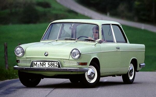 BMW 700: 3 фото