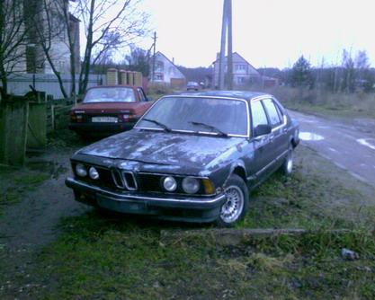 BMW 728i: 4 фото