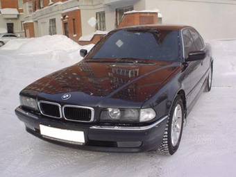 BMW 728i: 12 фото