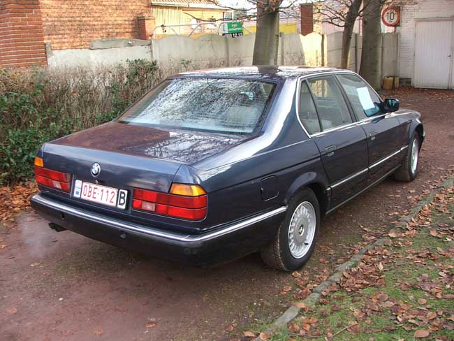 BMW 730i: 1 фото