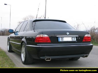 BMW 730i: 4 фото