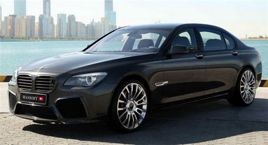 BMW 750i: 10 фото