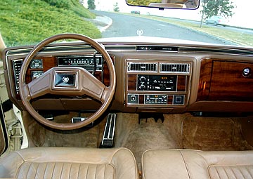 Cadillac Brougham: 6 фото