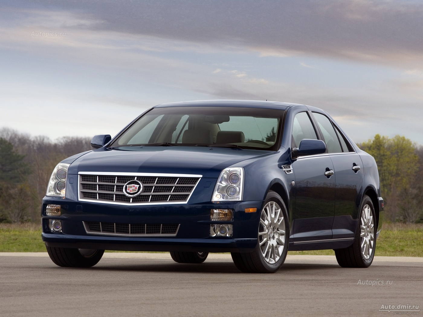 Cadillac STS: 11 фото