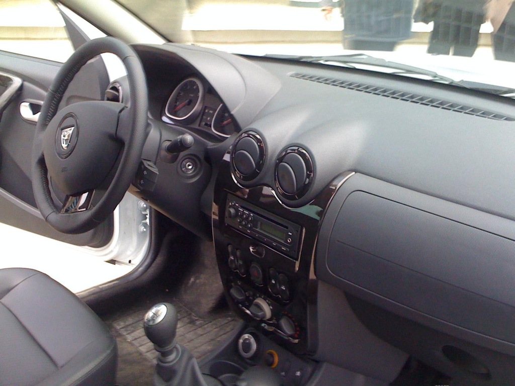 Dacia Duster: 3 фото