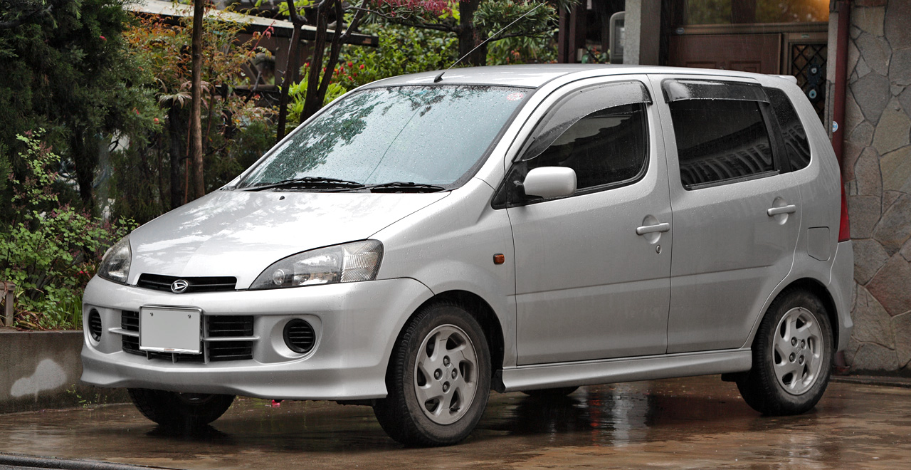 Daihatsu YRV: 3 фото