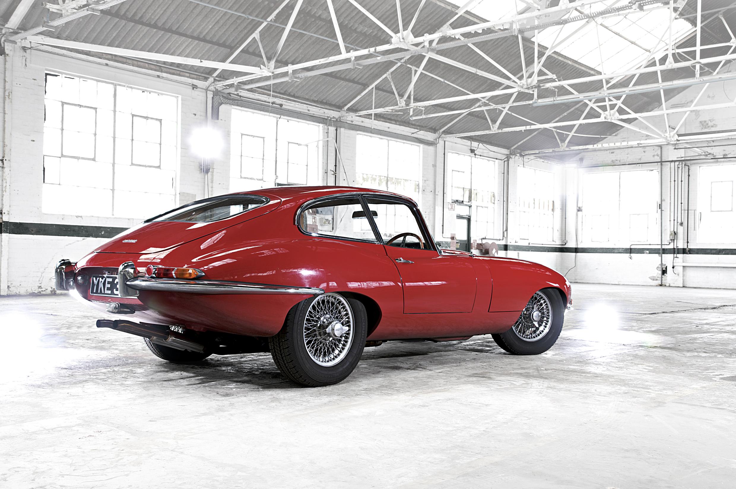 Jaguar E-Type: 7 фото