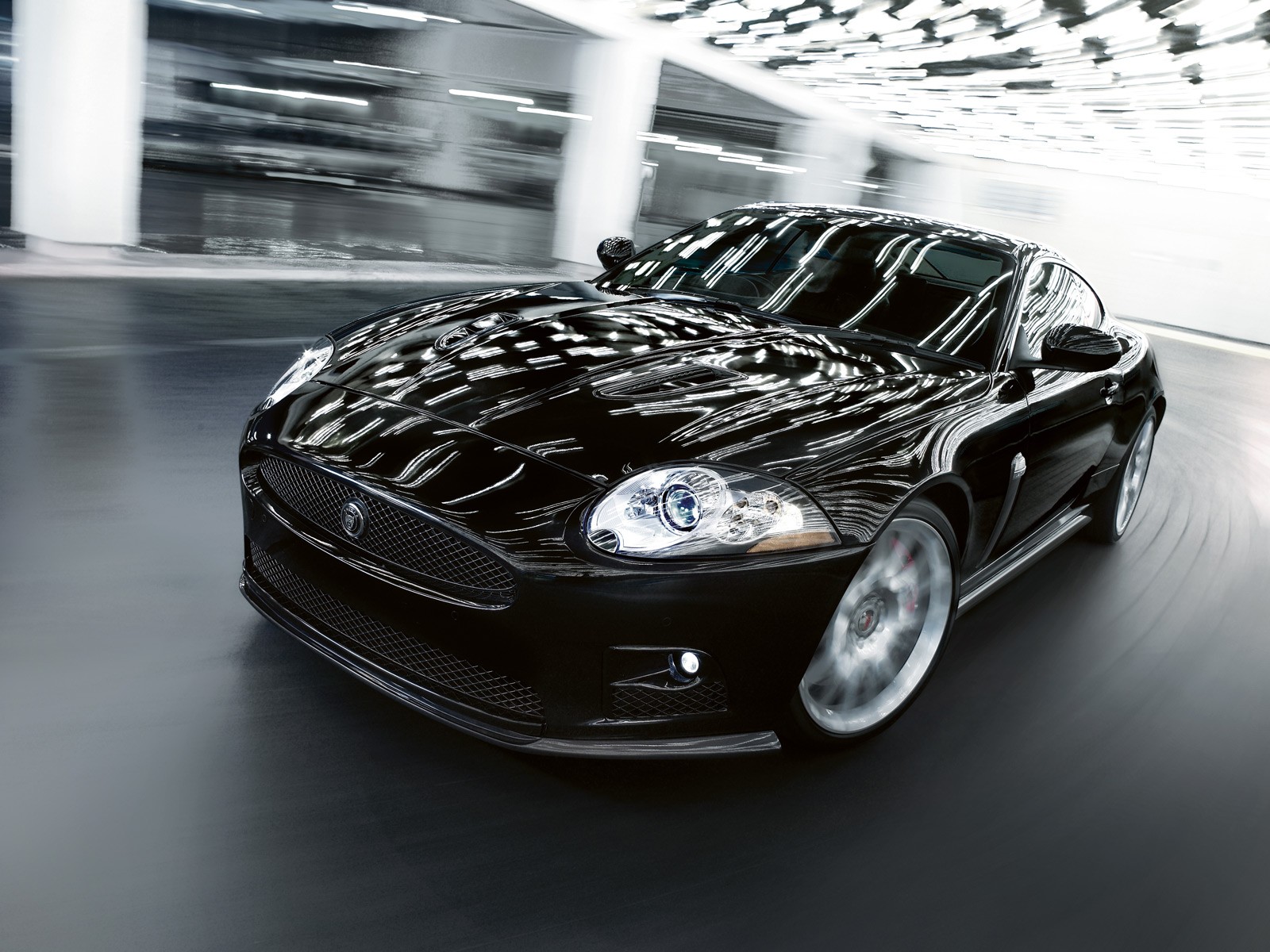 Jaguar XKR: 6 фото