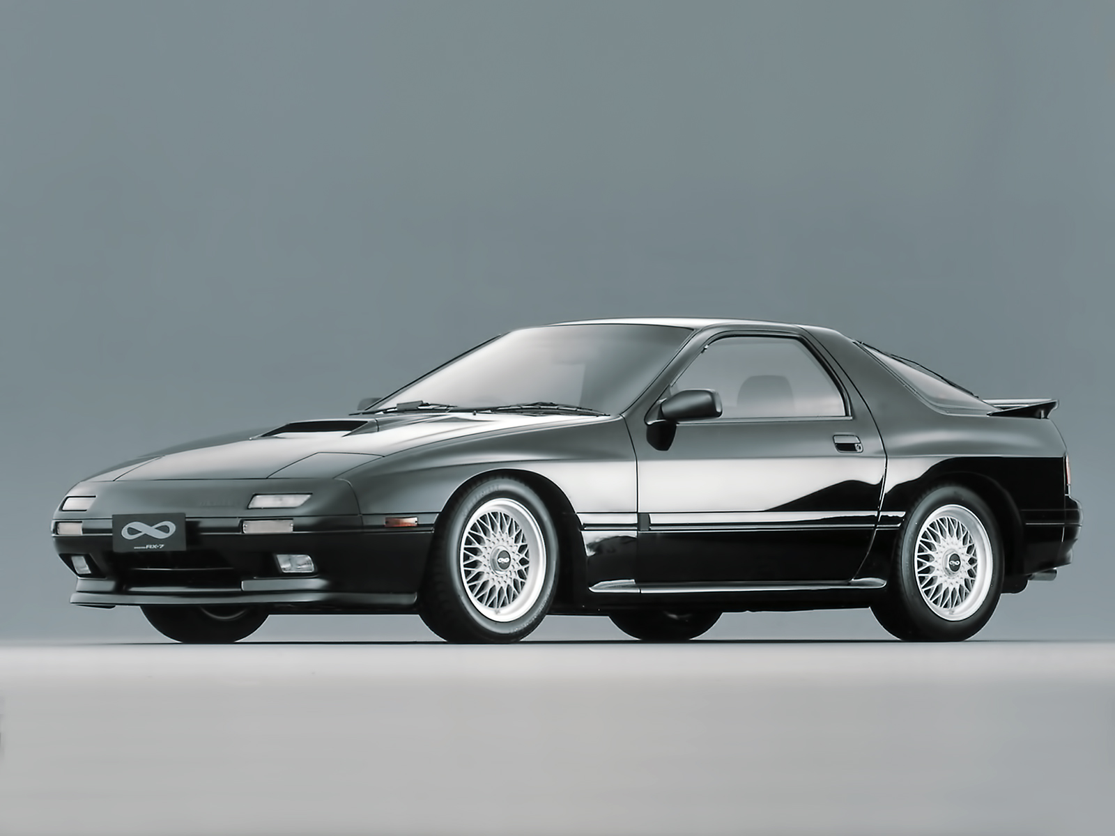 Mazda Savanna RX-7: 3 фото