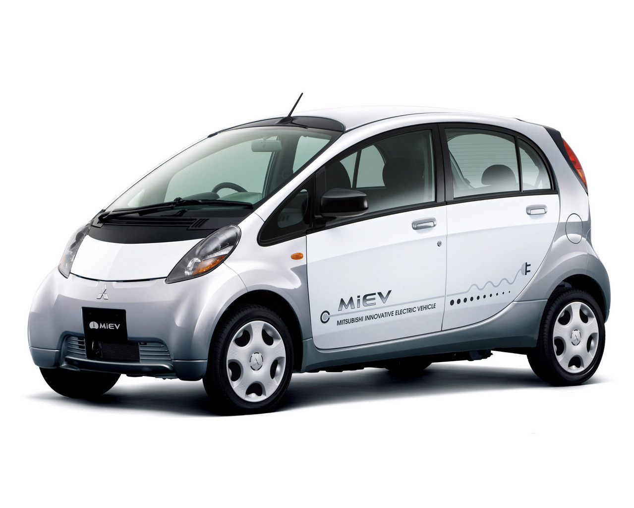 Mitsubishi i MIEV: 6 фото