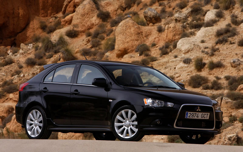 Mitsubishi Lancer Sportback: 7 фото