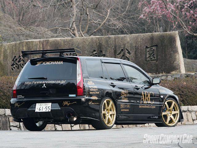 Mitsubishi Lancer Wagon: 4 фото