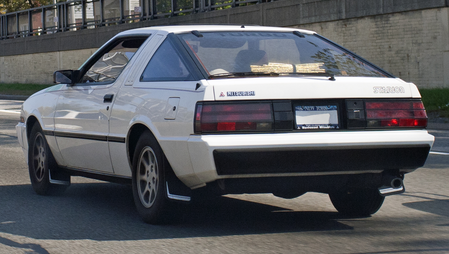 Mitsubishi Starion: 4 фото