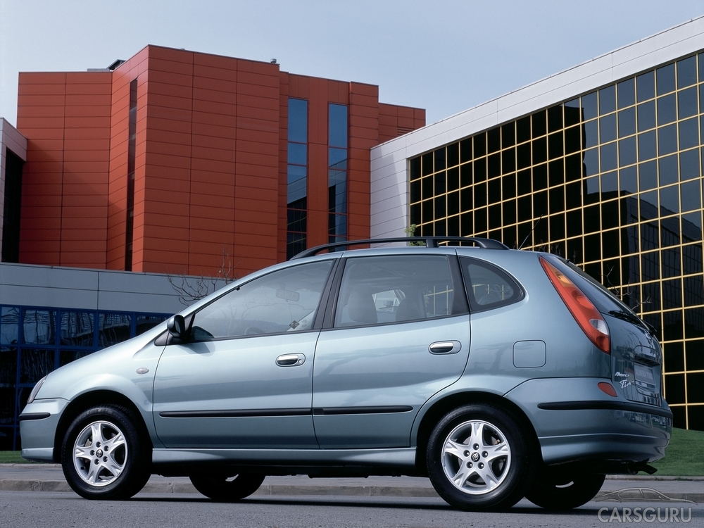 Nissan Almera Tino: 6 фото