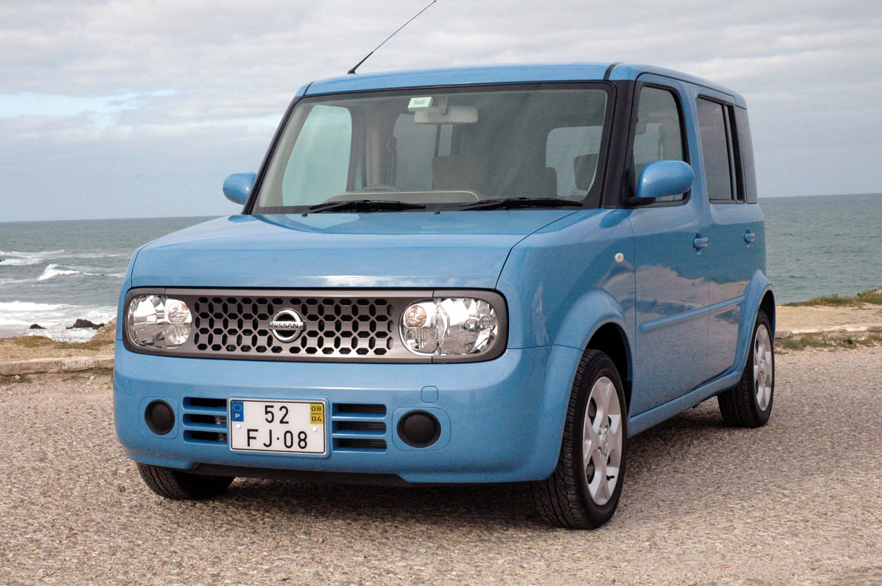 Nissan Cube: 7 фото