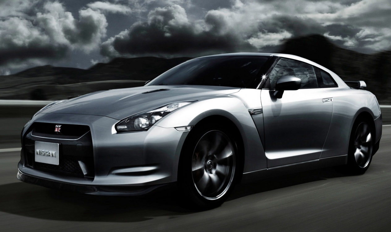 Nissan GT-R: 10 фото