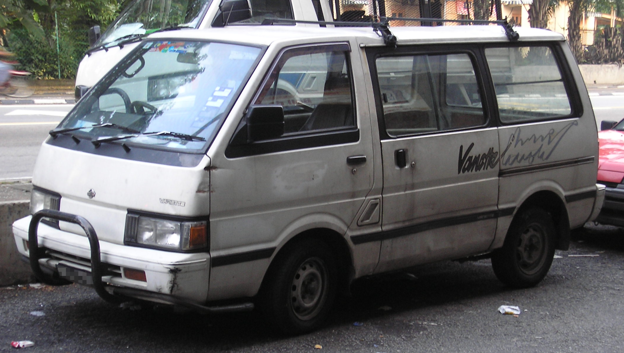 Nissan Vanette: 4 фото
