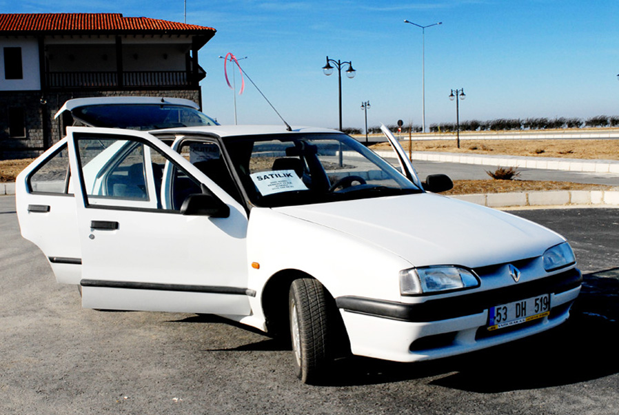 Renault 19 Europa: 2 фото