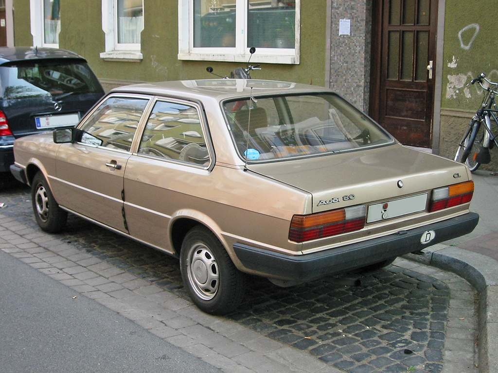 Audi 80 B2: 8 фото