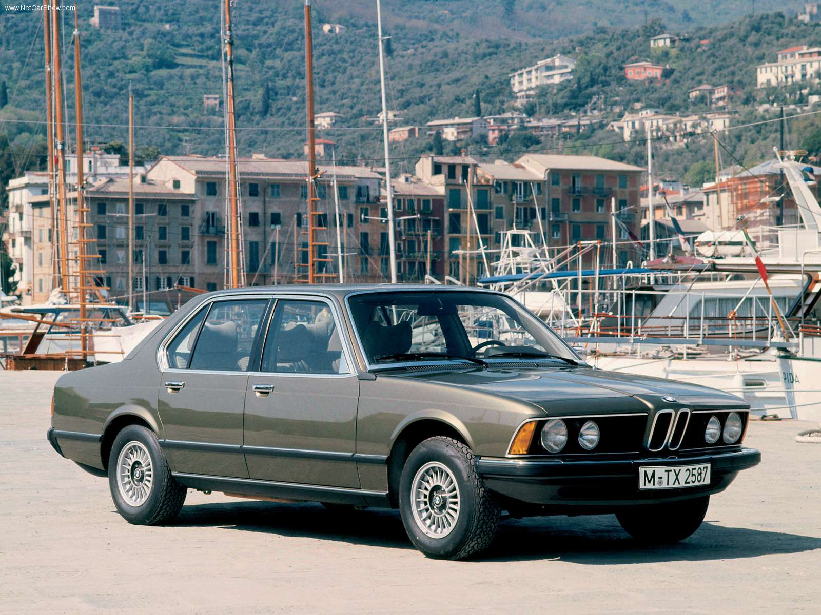 BMW 7-series E23: 8 фото