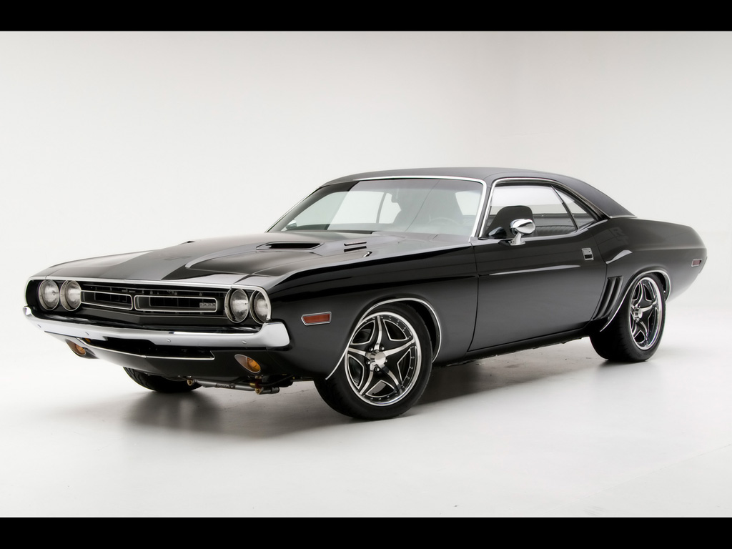 Dodge Challenger: 4 фото