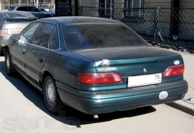 Ford Taurus IV: 8 фото