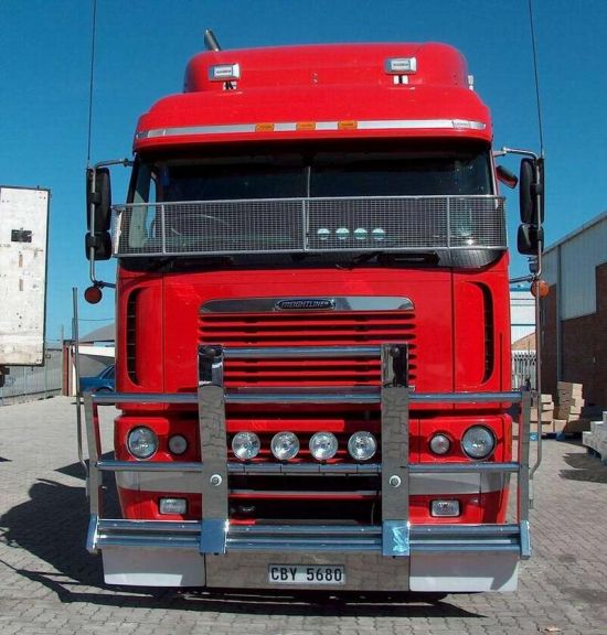 Freightliner Argosy: 9 фото