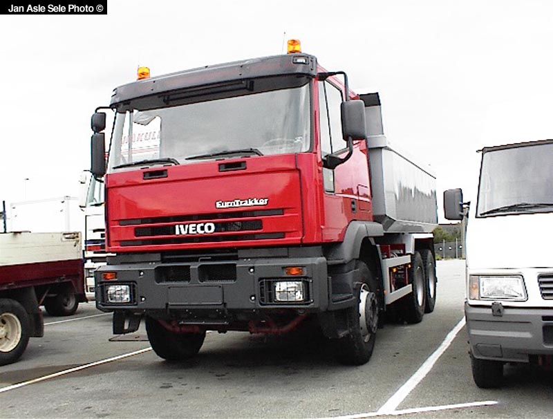 Iveco EuroTrakker: 10 фото