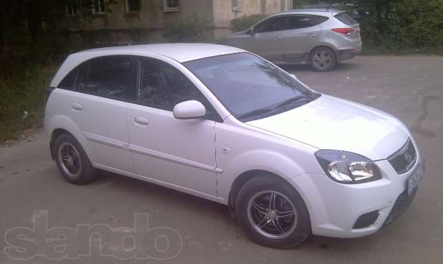 Kia Rio II Hatchback: 11 фото