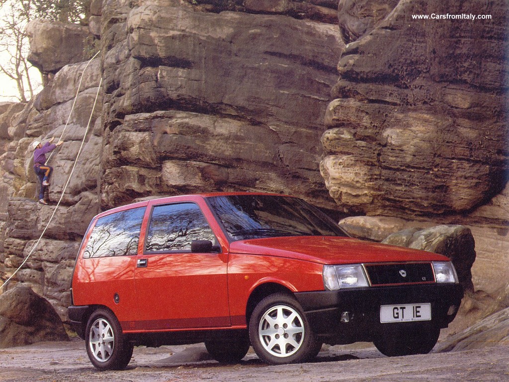 Lancia Y10: 4 фото