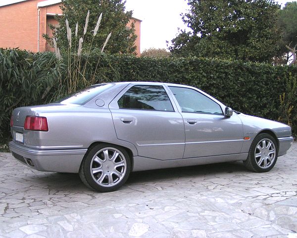 Maserati Quattroporte IV: 10 фото