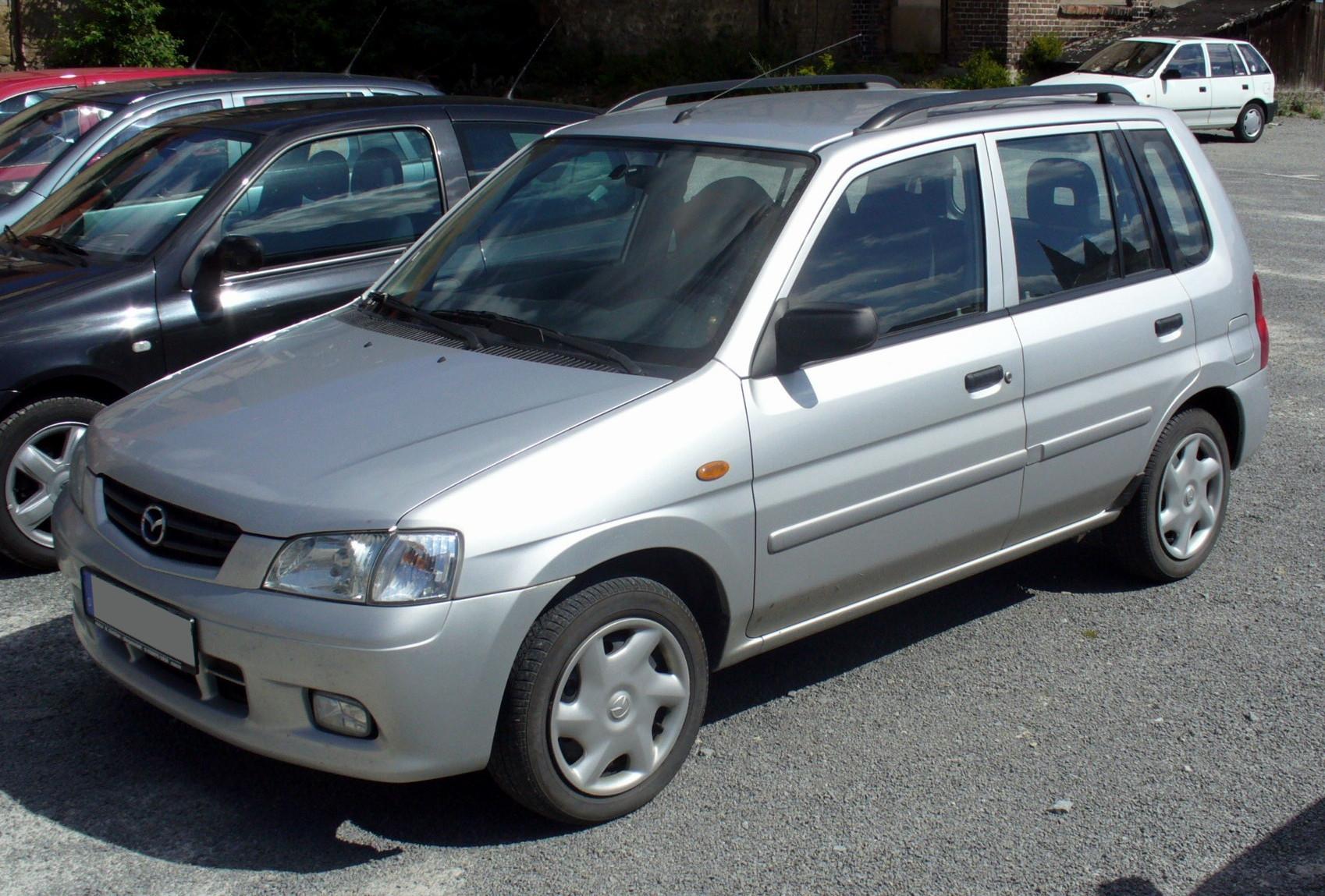 Mazda Demio: 6 фото