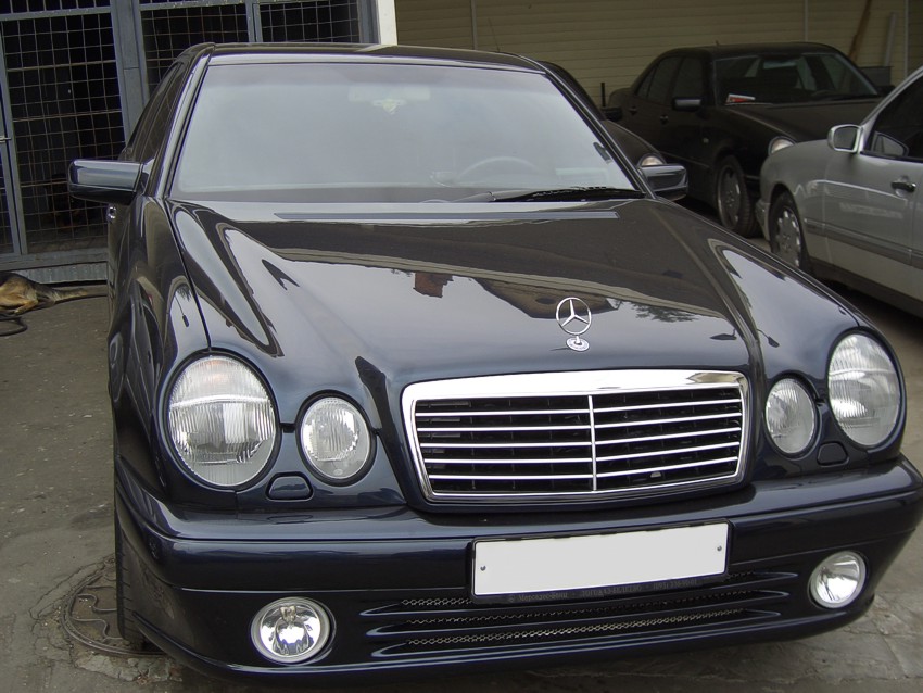 Mercedes E-class W210: 8 фото