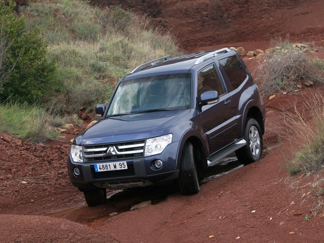 Mitsubishi Pajero IV 3D: 1 фото