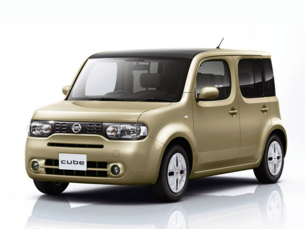 Nissan Cube: 11 фото