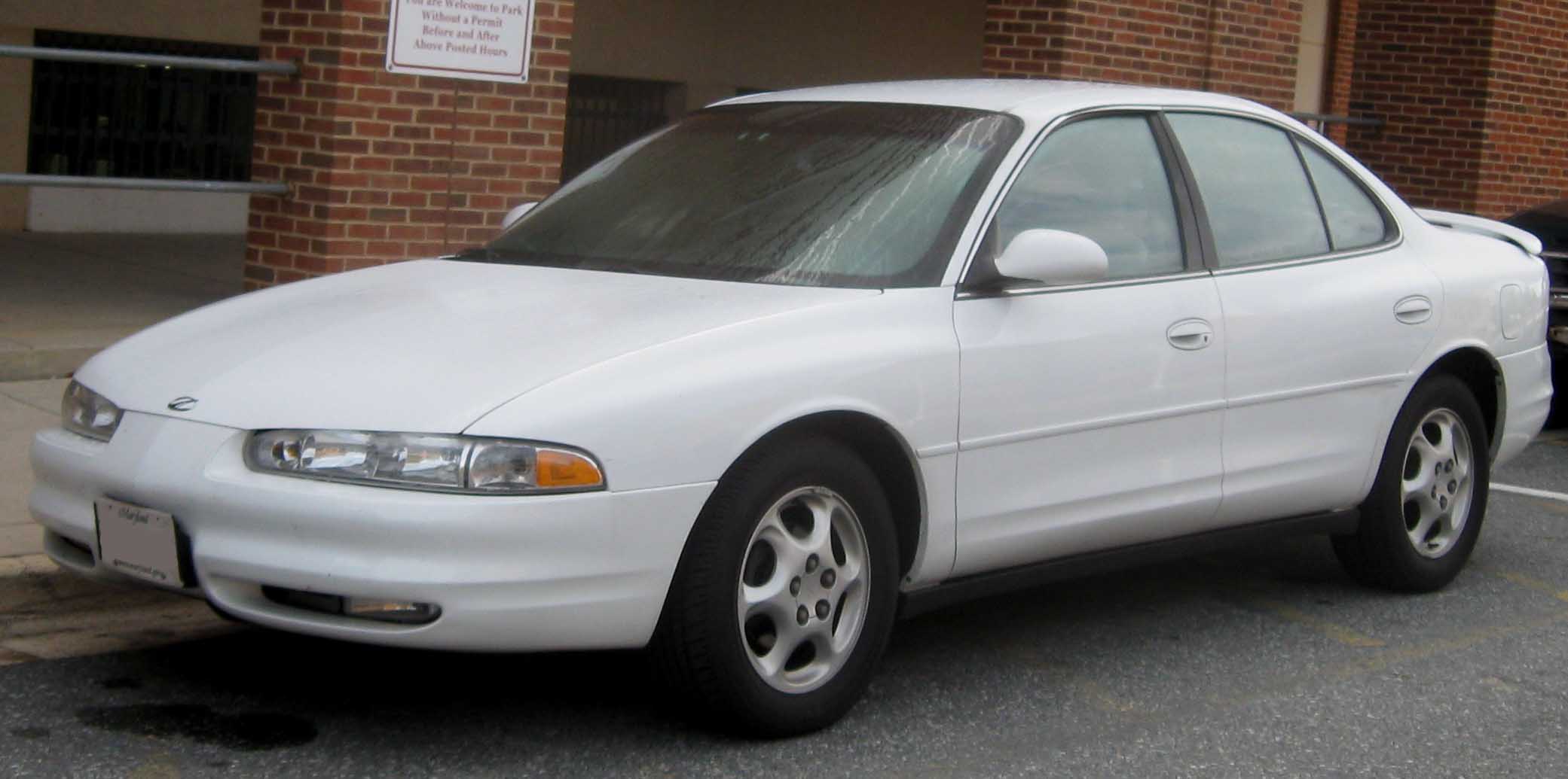 Oldsmobile Intrigue: 6 фото