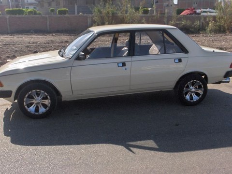 Peugeot 305: 7 фото