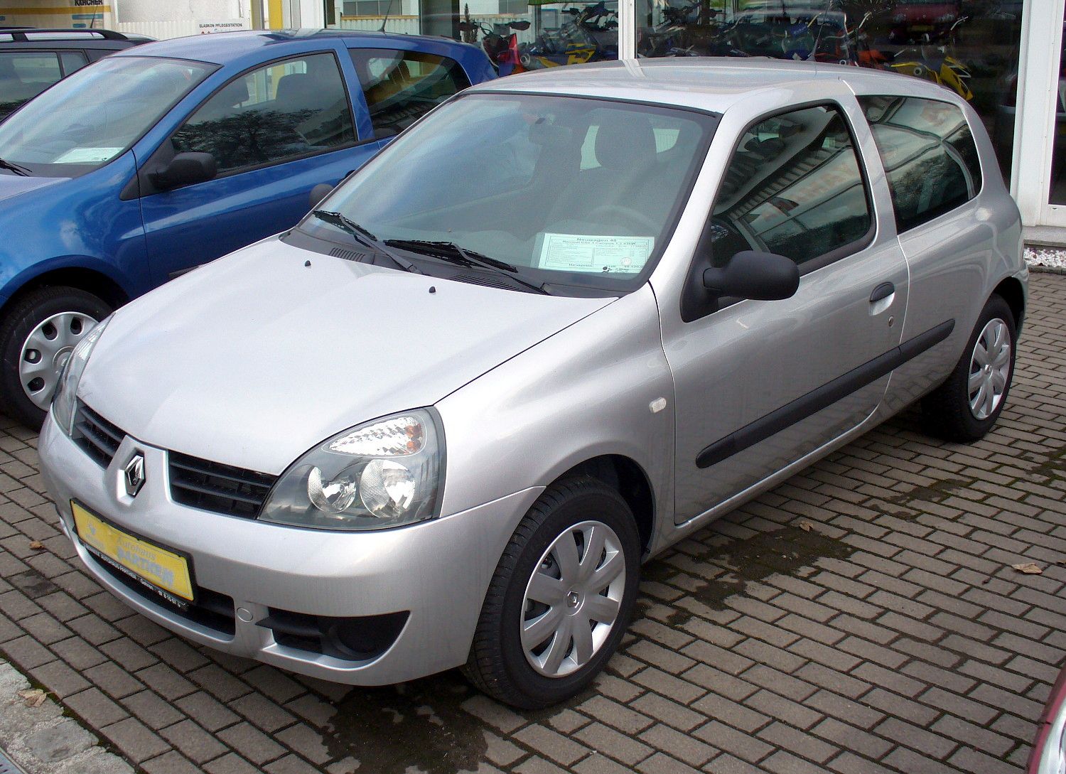 Renault Clio II: 3 фото