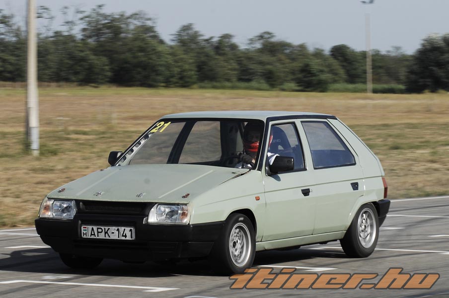 Skoda Favorit: 10 фото