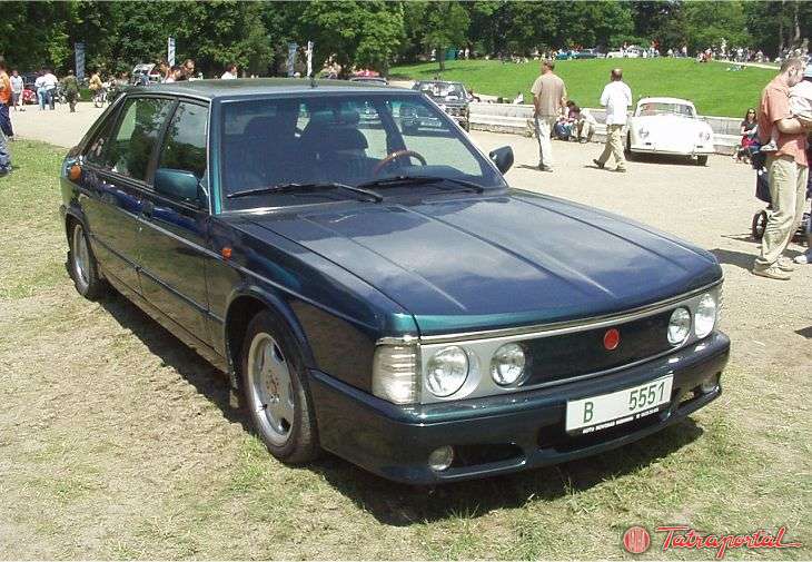 Tatra T613: 8 фото