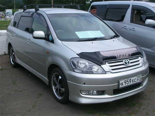 Toyota Ipsum: 10 фото