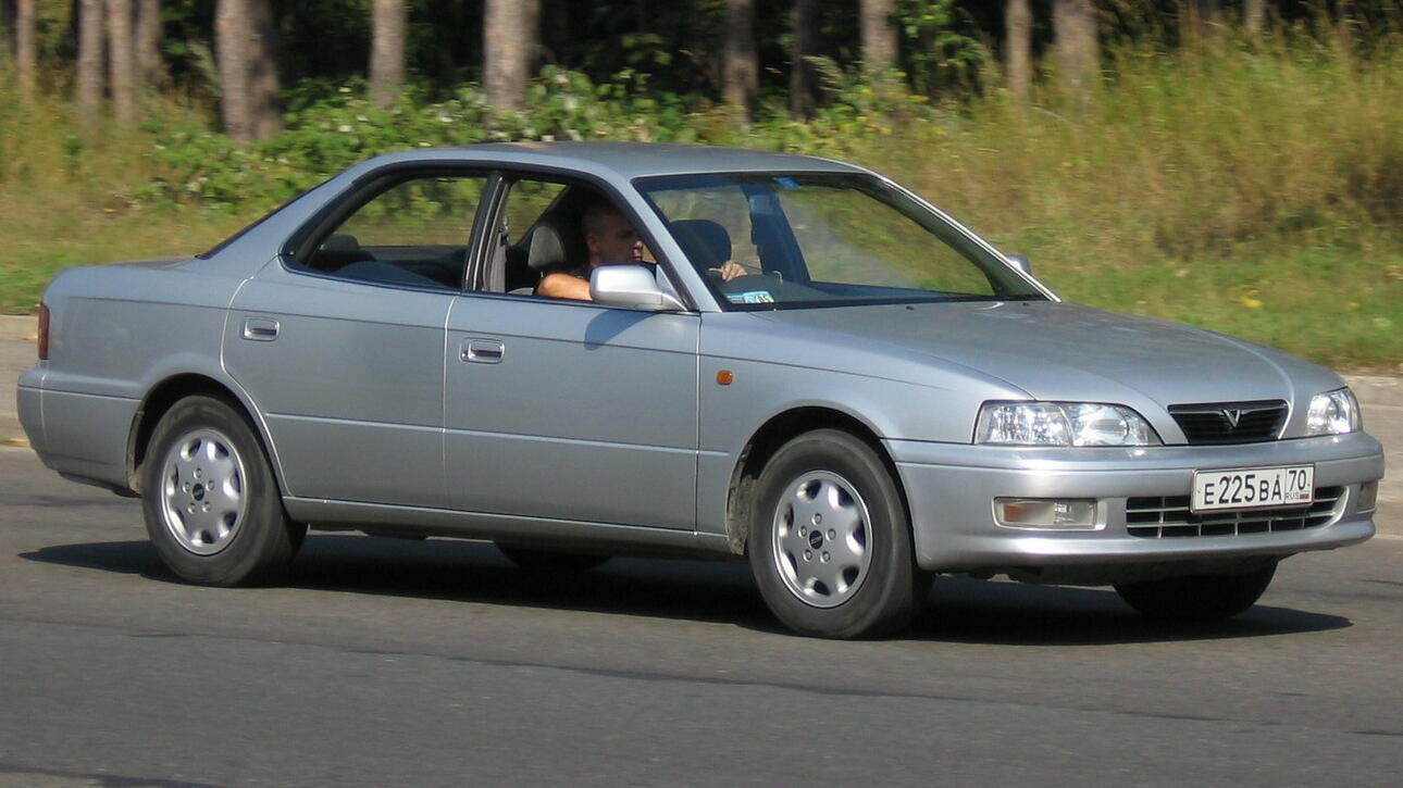 Toyota Vista: 4 фото