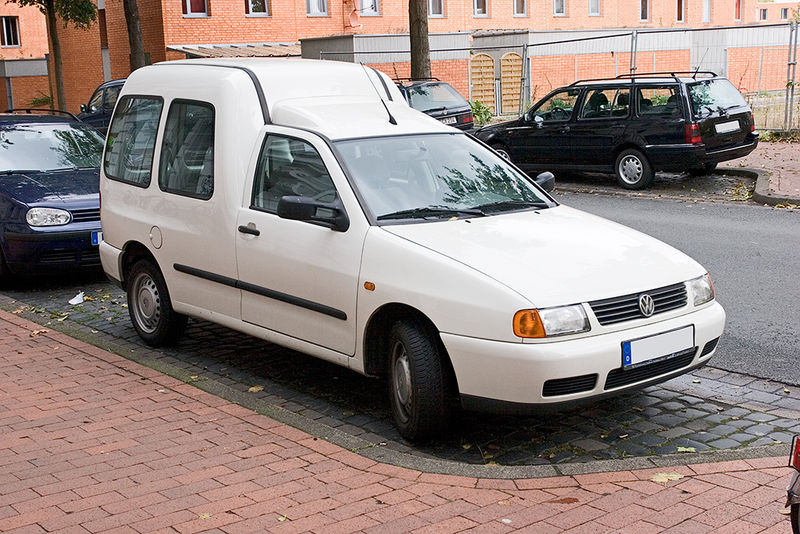 Volkswagen Caddy II: 01 фото