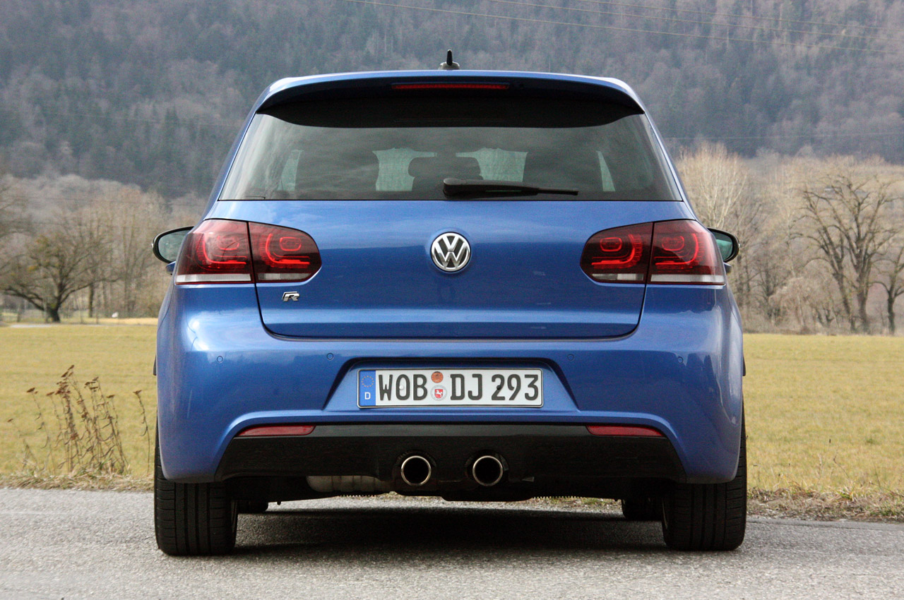 Volkswagen Golf R: 12 фото